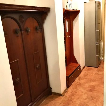 Apartments In The Customs Square Lviv Bagian luar foto